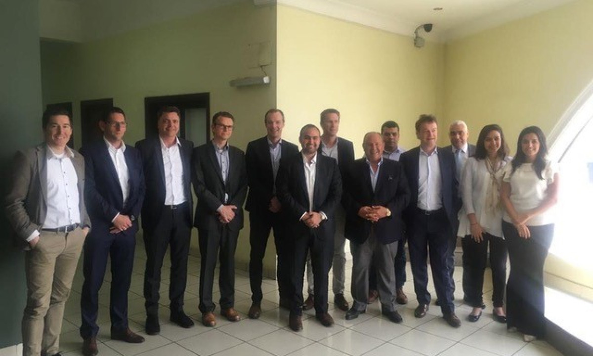 ALPLA executives at the signing ceremony of the joint venture agreement with TABA in Egypt in 2016.